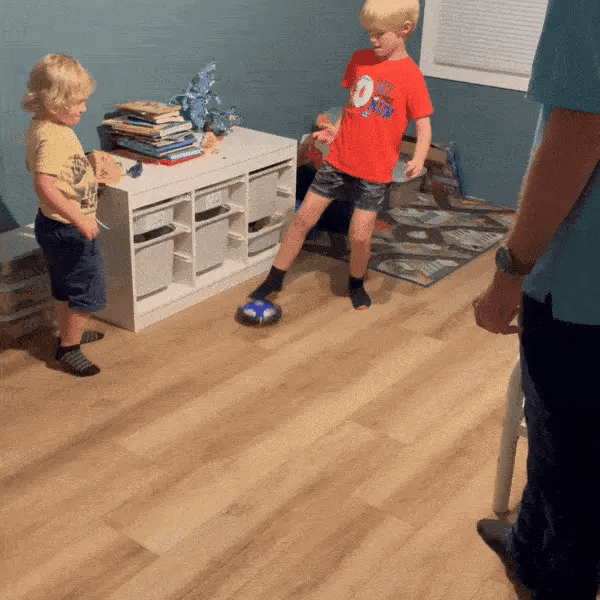 HoverBall™ - Svävande fotboll för inomhuslek med mjuk kant & LED-ljus